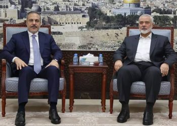 وزير الخارجية التركي يلتقي إسماعيل هنية في قطر