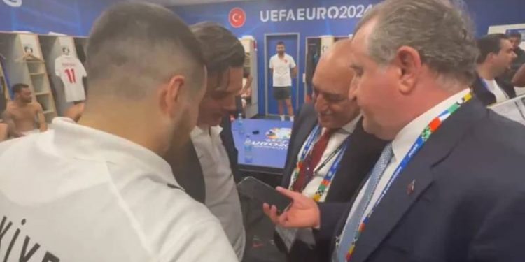 أردوغان يهنئ المنتخب التركي بالفوز