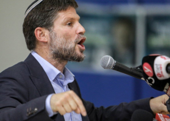 وزير المالية الإسرائيلي يدعو إلى الحرب مع حزب الله