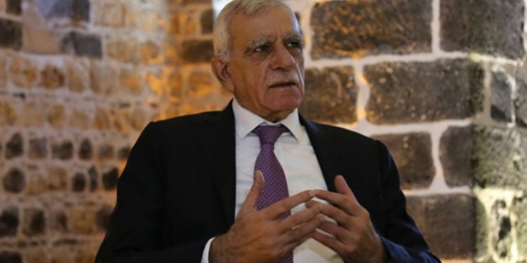 سياسي كردي: الحكومة تواصل سياسة الوصاية للبقاء بالسلطة