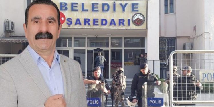 تركيا.. عزل عمدة هكاري وفرض الوصاية على البلدية