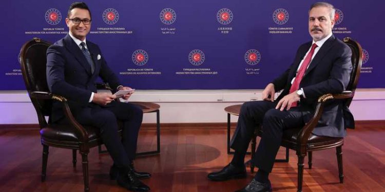 وزير خارجية تركيا يزور القاهرة تمهيدا لاستقبال السيسي في أنقرة