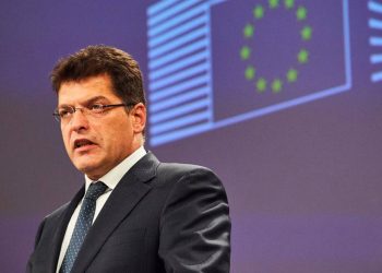 مفوض الاتحاد الأوروبي للمساعدات الإنسانية يصل تركيا