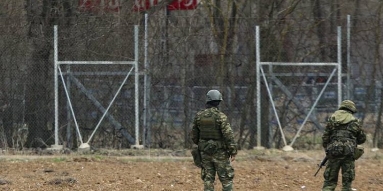 أسوشيتد برس: إطلاق نار على حرس الحدود اليوناني على الحدود التركية