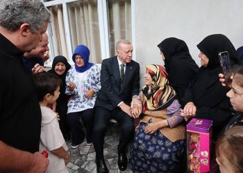 أردوغان يزور جيرانه في مسقط رأسه ريزة