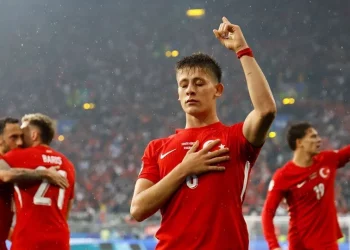 اللاعب أردا جولر يحقق رقما قياسيا جديدا