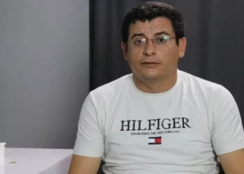 حبس وإدانة الصحفي التركي “صادق توبال أوغلو”