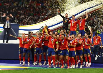 ثلاثة أتراك ضمن أفضل 11 لاعب بأمم أوروبا