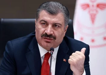 صحفي: 3 أسباب وراء إقالة وزير الصحة التركي