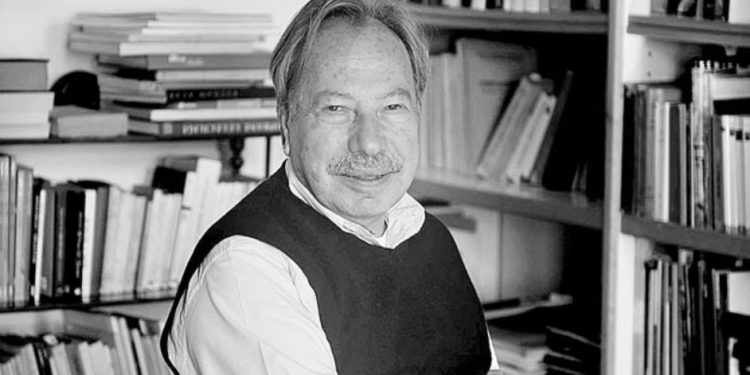 وفاة الأديب التركي البارز فريد إدغو