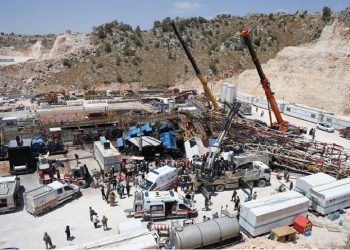 تركيا.. انهيار منصة تنقيب عن النفط في شرناق