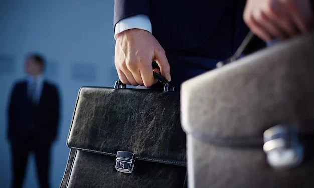 حالات إنتهاء مهمة الدبلوماسي وعودته لبلده