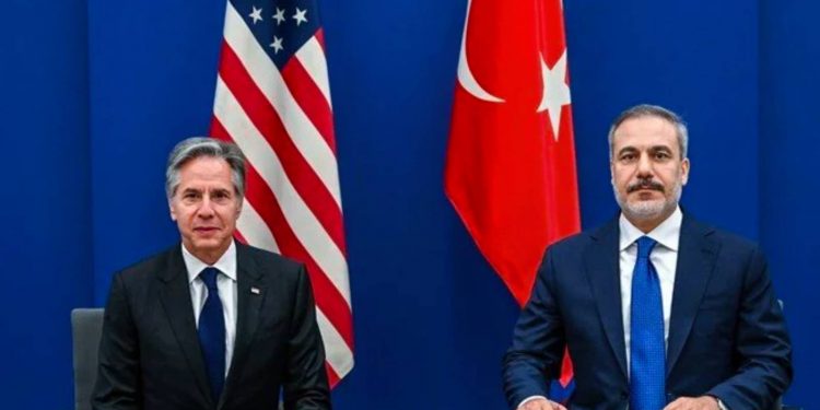 فيدان يبحث تطورات وقف إطلاق النار بين حماس وإسرائيل مع بلينكن