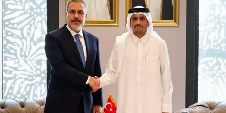 فيدان يبحث مع نظيره القطري وقف إطلاق النار في غزة