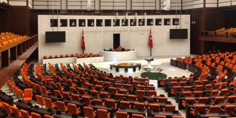 البرلمان التركي يتأهب لكلمة الرئيس الفلسطيني