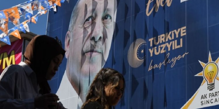 تركيا.. تراجع كبير في نسبة مؤيدي الحزب الحاكم