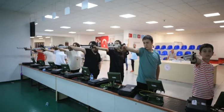 يوسف ديكيتش يرفع الاهتمام برياضة الرماية في تركيا