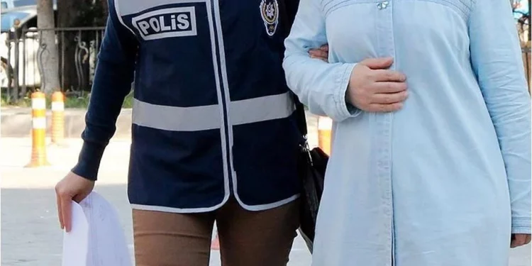 تركيا.. قرب محاكمة 14 طالبة بتهمة “الدراسة معا”!