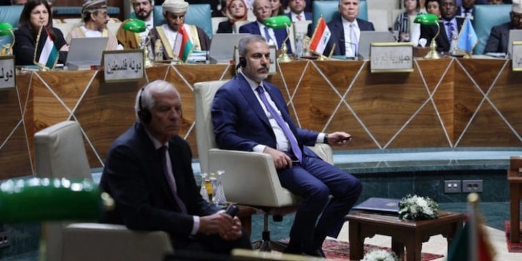 الأسد يكافئ المقداد بعدما احتج ضد تركيا!