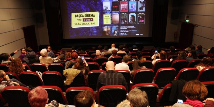 ارتفاع أسعار تذاكر السينما في تركيا بنسبة 75%