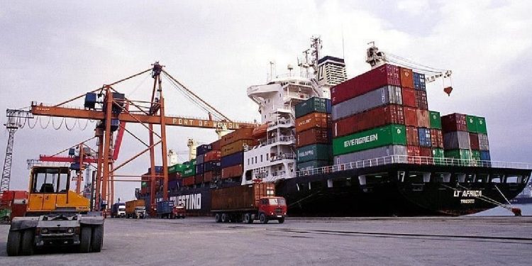 تركيا: عجز التجارة الخارجية يتراجع خلال “أغسطس”