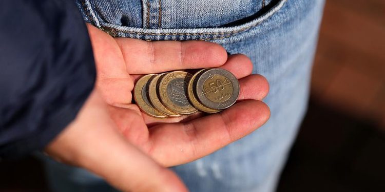 صحفي تركي: ارتفاع النمو في تركيا يصاحبه زيادة في الفقر