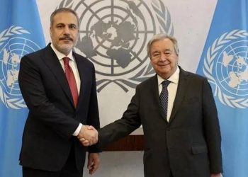 وزير خارجية تركيا يناقش أزمة لبنان مع أمين عام الأمم المتحدة