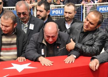 خلال جنازته عاد إلى الحياة!