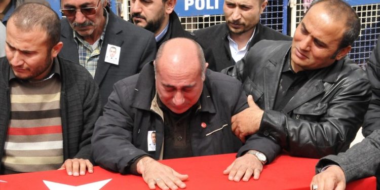 خلال جنازته عاد إلى الحياة!