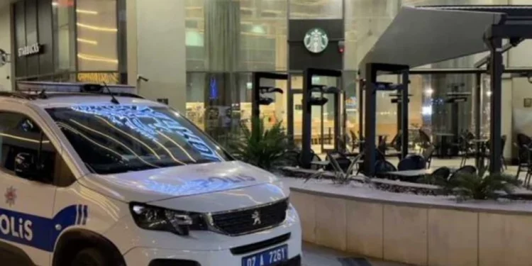 هجوم بالمولوتوف على فرع ستاربكس في أنطاليا