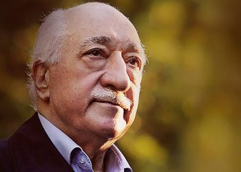 من هو فتح الله كولن مؤسس حركة الخدمة