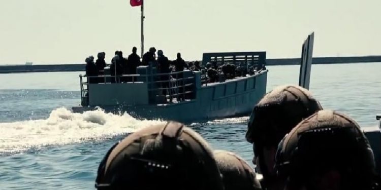 سفن الإجلاء التركية تصل بيروت