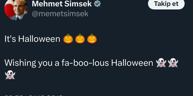 وزير المالية التركي يخفي احتفاله بالهالوين!