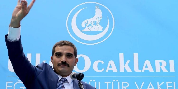 الحركة القومية يتقدم ببلاغ ضد والدة زعيم “الذئاب الرمادية”