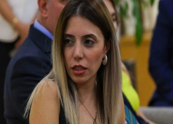 حبس شابة تركية لمدة عام بتهمة “إهانة الرئيس”!