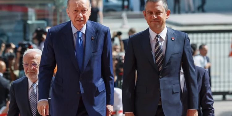 صحفي: العدالة والتنمية يمهد الطريق أمام ولاية جديدة للرئيس أردوغان