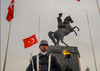 الحياة تتجمد في تركيا بهذا الموعد.. ما السر؟