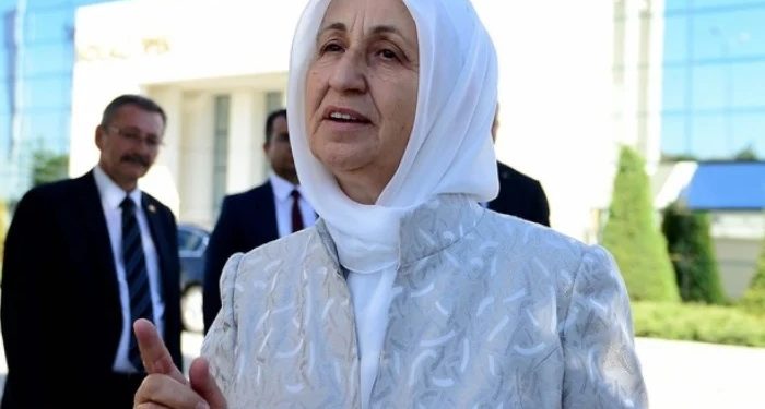 نقل مسنة تركية إلى المستشفى بعد أيام من اعتقالها