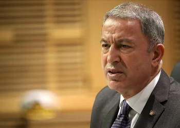 خلوصي أكار: قتالنا ضد التنظيمات الإرهابية لا يستهدف الشعب الكردي