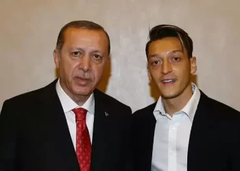 هل يتولى مسعود أوزيل قيادة اتحاد الكرة التركي؟