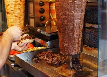 دونر الدجاج الأكثر طلباً في تركيا خلال 2024
