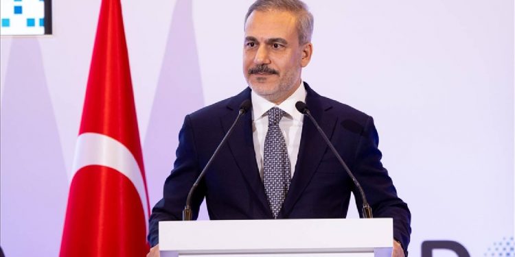 فيدان: نعمل من أجل عودة السوريين وإعادة إعمار سوريا