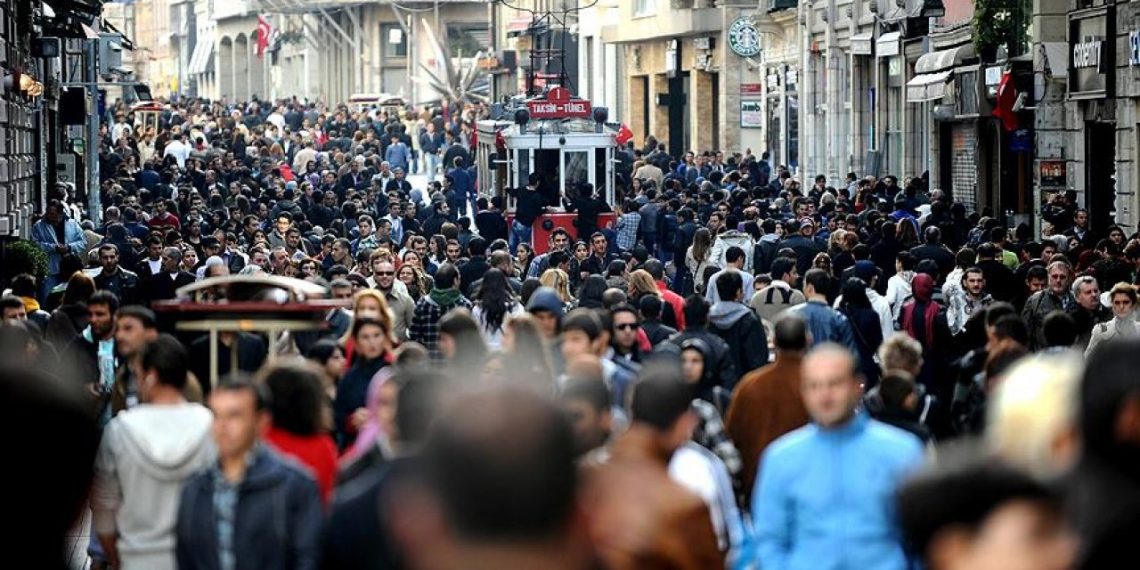 54% من سكان إسطنبول وضعهم لا يسمح بالاحتفال برأس السنة!