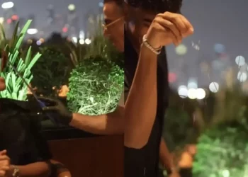 نجم برشلونة “لامين يامال” في مطعم الشيف التركي “نصرت”