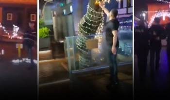 تركي يمزق زينة عيد الميلاد صارخًا “هذه دولة شريعة”