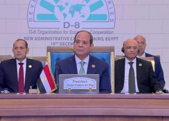 السيسي يفتتح القمة الـ11 لمجموعة الدول الثماني النامية بالقاهرة