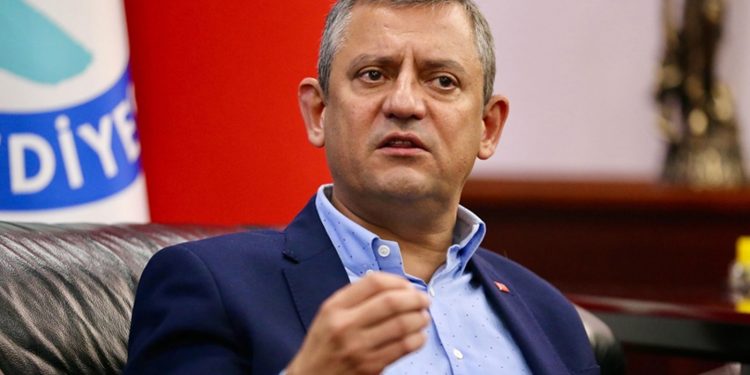 أوزغور أوزيل: سوريا تحتاج برلمانا قويا ودستوريا ديموقراطيا