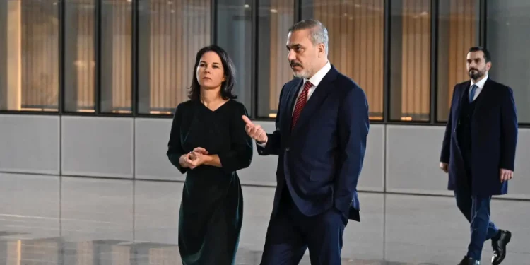 وزير الخارجية التركي: يجب احترام مخاوف بلادنا الأمنية