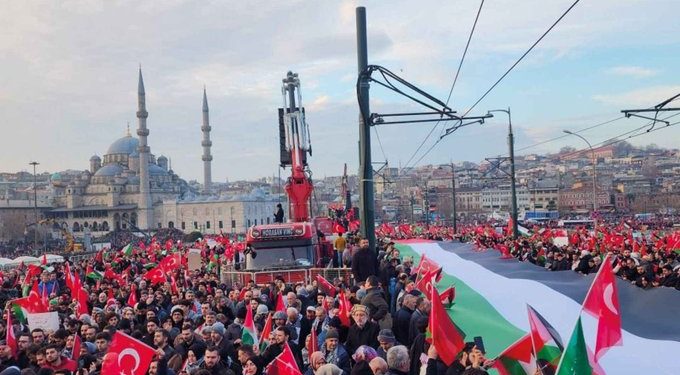 مسيرة تاريخية في إسطنبول لدعم فلسطين بأول أيام 2025