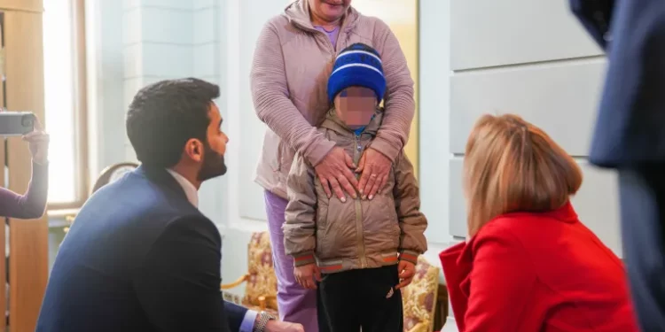 تقرير: موسكو تجنس أطفال أوكرانيا وتجبرهم على العيش مع أسر روسية